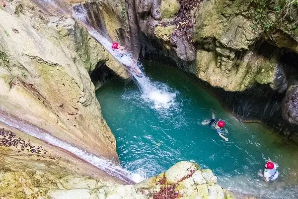 7-waterfalls-of-Damajagua