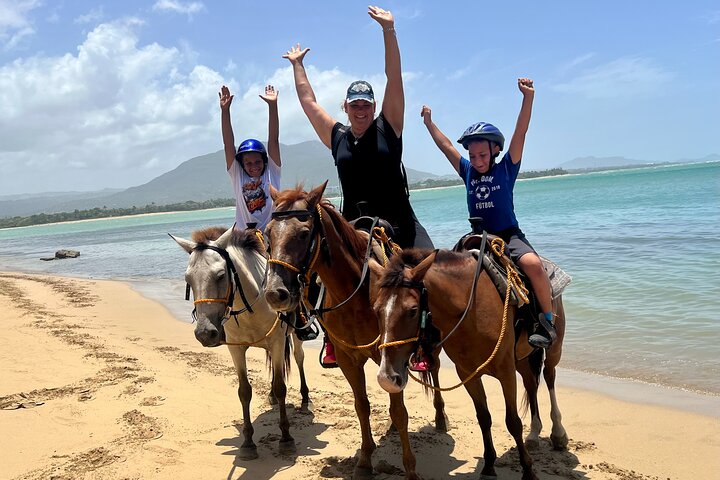 Waves Flavors Horseback Riding Typical Lunch VIP Transport